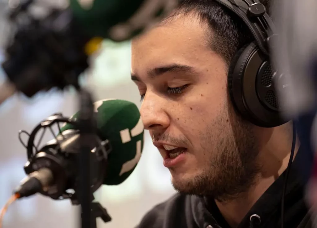 Oscar Estivill La Voz Postiva Radio