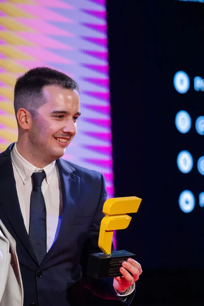 Somos fanes oscar con el premio