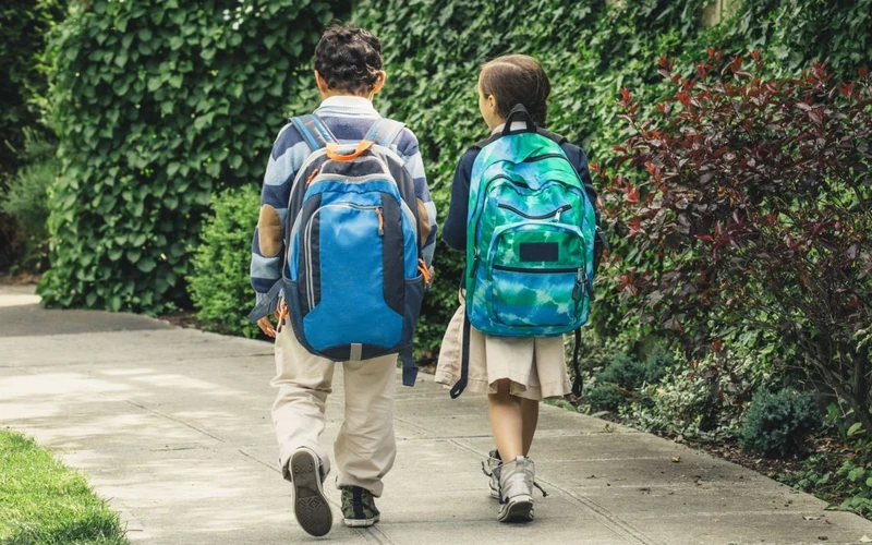 Artículo sobre niños yendo al colegio en Austria en Tageblatt